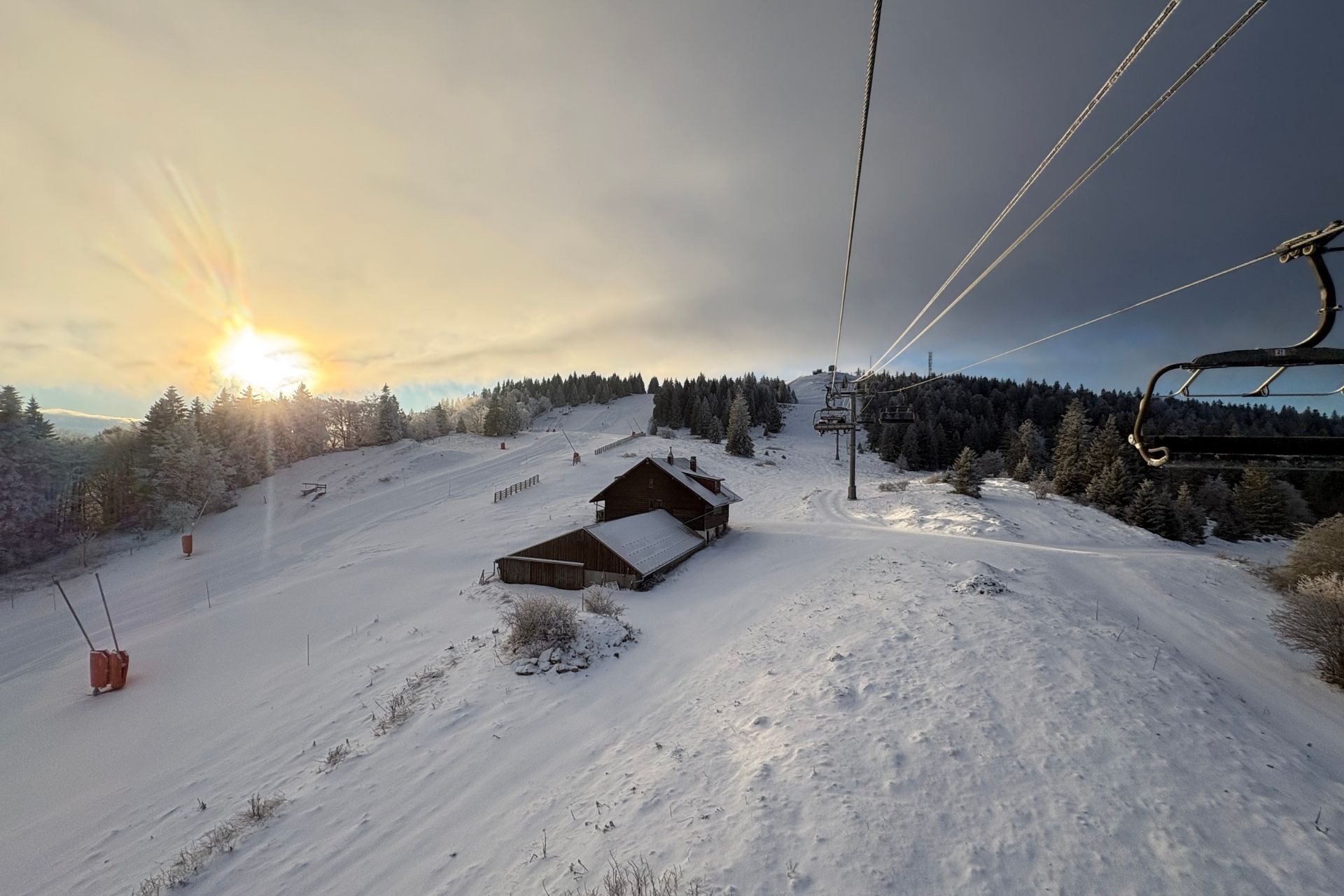 station-me-tabief-te-le-sie-ge-du-morond-juliette-melquiond-1388