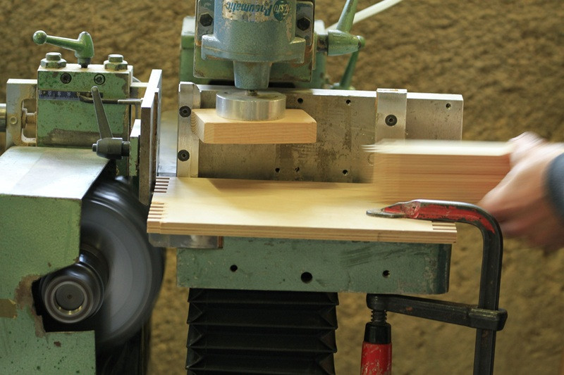 visite-atelier-fabrication-sauge-artisans-bois