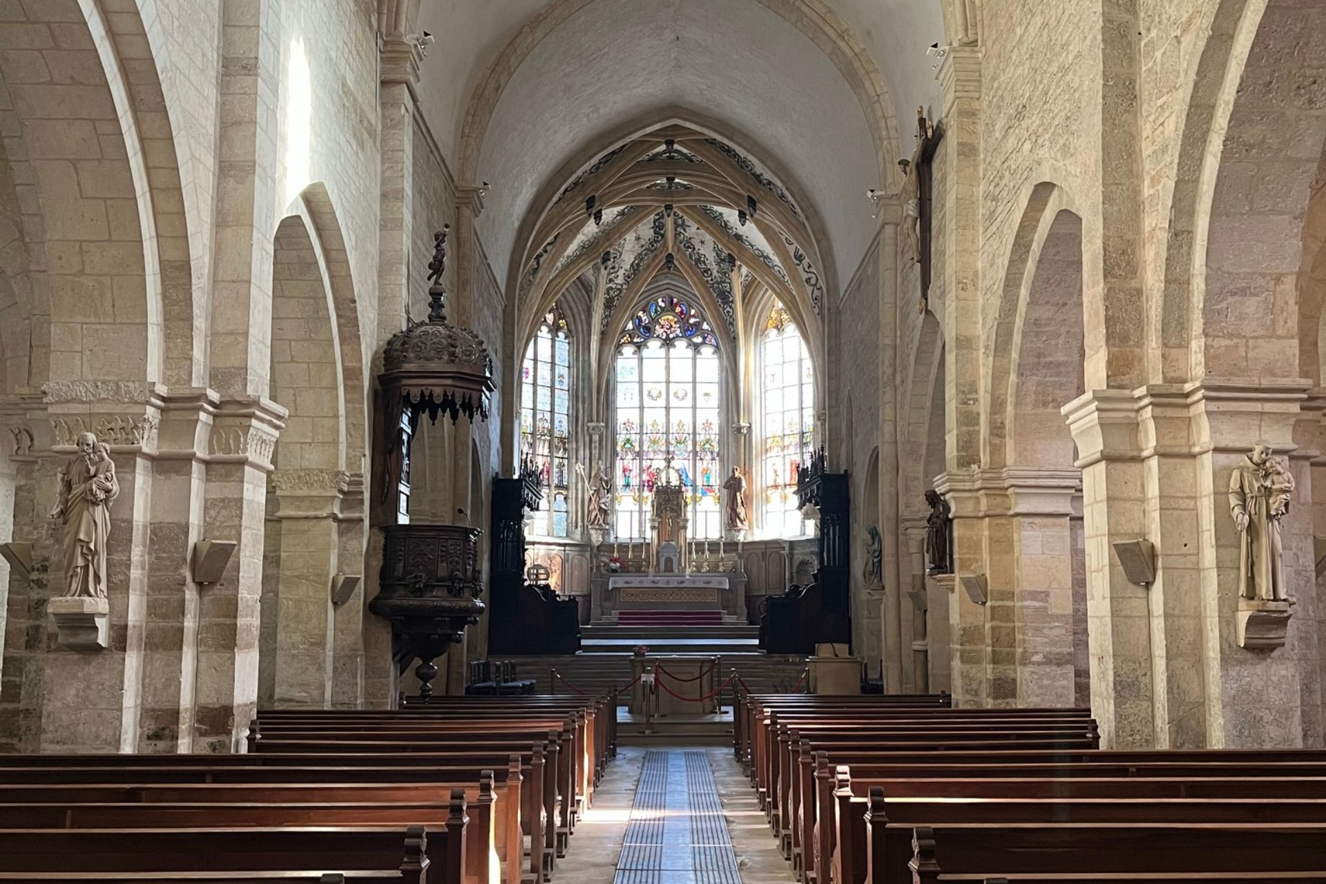 Coeur de l'Église de Montbenoît - © Marion Monnier Coeur de l'Église de Montbenoît - © Marion Monnier
