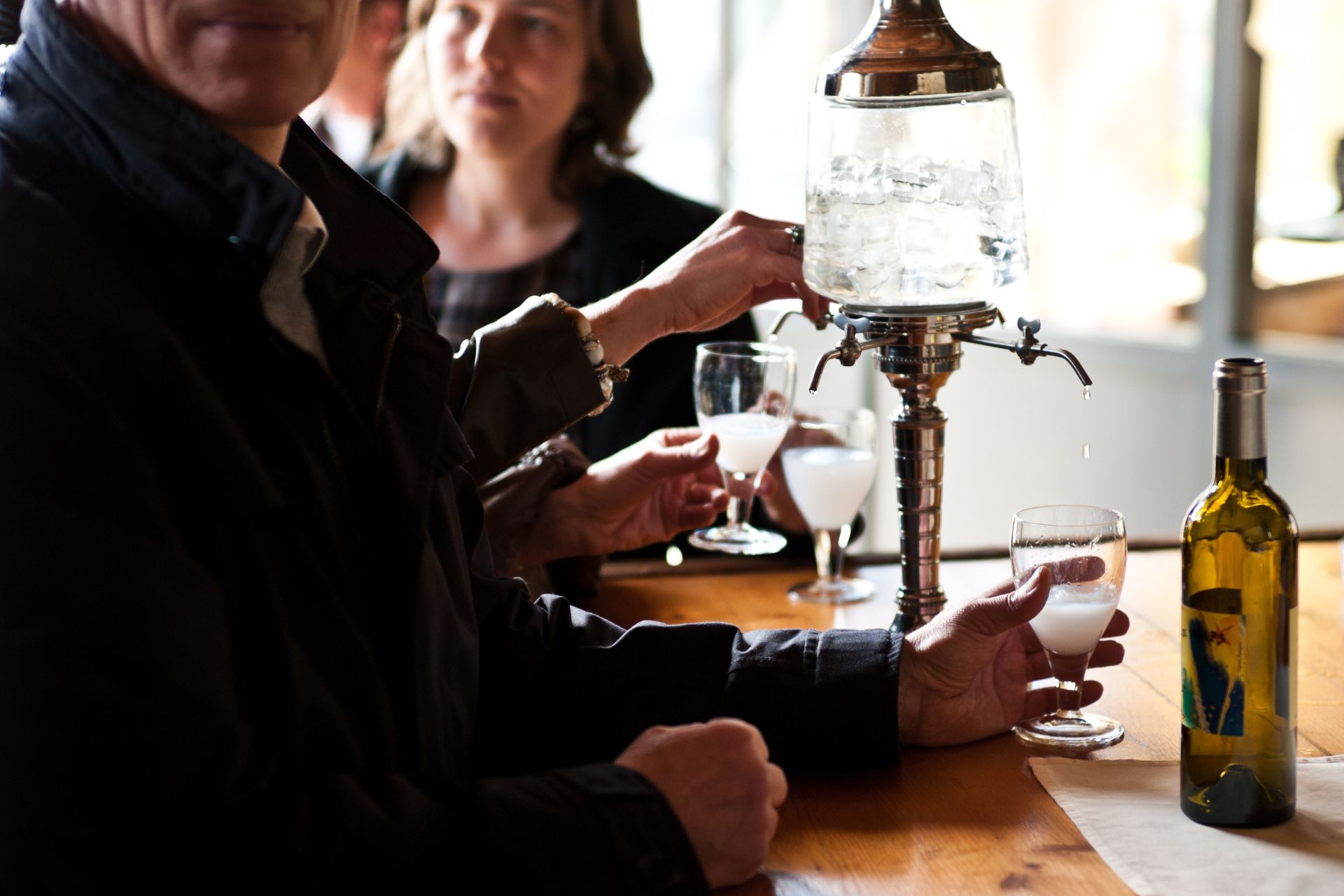 Degustation d'Absinthe au Grand Café Français - &copy; Perret Guillaume