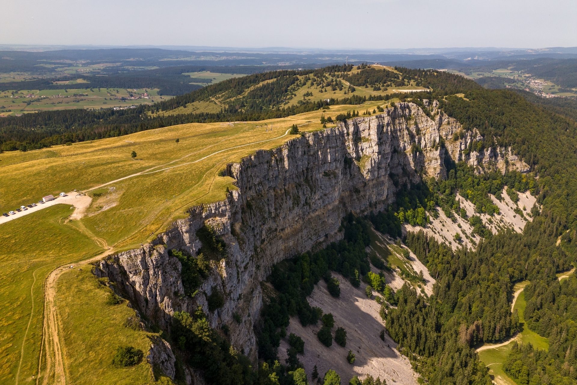 Falaise du Mont d'Or - &copy; Cheni Films