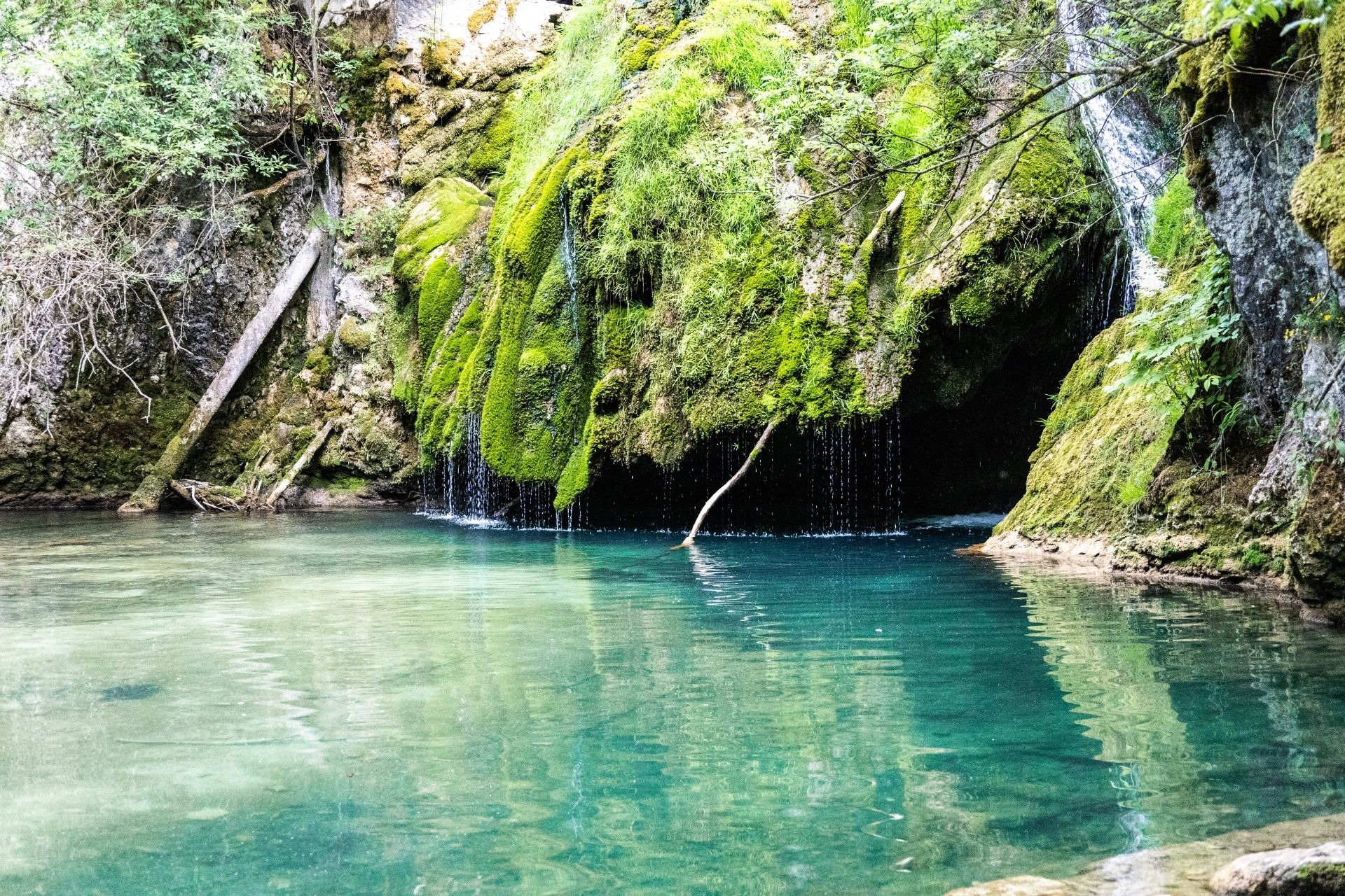 haut-doubs-cascade-source-bleue-malbuisson-berthe-de-joux-legende-celine-guichard-150814 - &copy; Céline Guichard