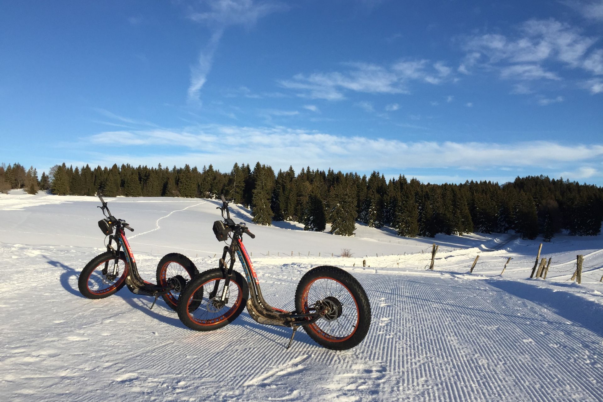 haut-doubs-trotinette-electrique-tout-terrain-neige-alpage-des-granges-raguin-mont-d-or-117526 - © Alpage des Granges Raguin haut-doubs-trotinette-electrique-tout-terrain-neige-alpage-des-granges-raguin-mont-d-or-117526 - © Alpage des Granges Raguin