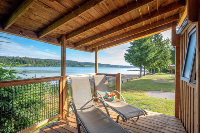 Mobilhome bord de lac