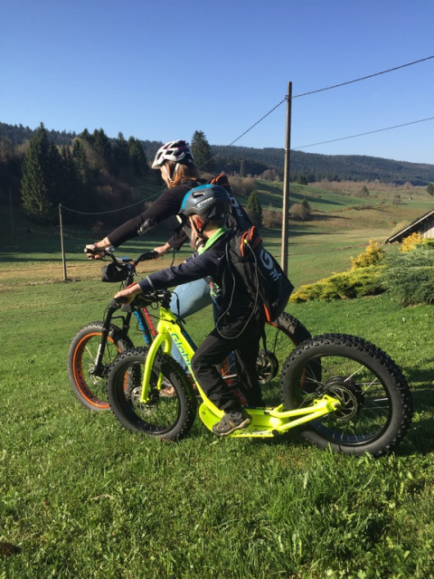 ALPAGE DES GRANGES RAGUIN - TROTTINETTES ÉLECTRIQUES, BOUÉES ET RAQUETTES_5
