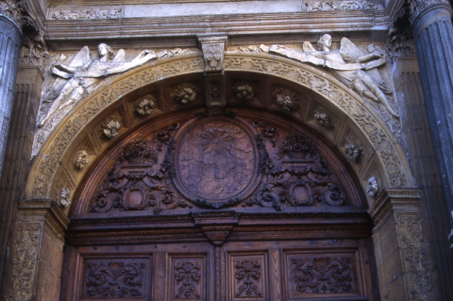 PORTAIL DE L'ANCIENNE CHAPELLE DES ANNONCIADES_2