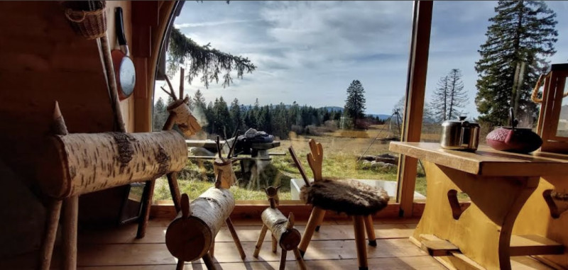 Baie vitrée hutte - © Kiki Baie vitrée hutte