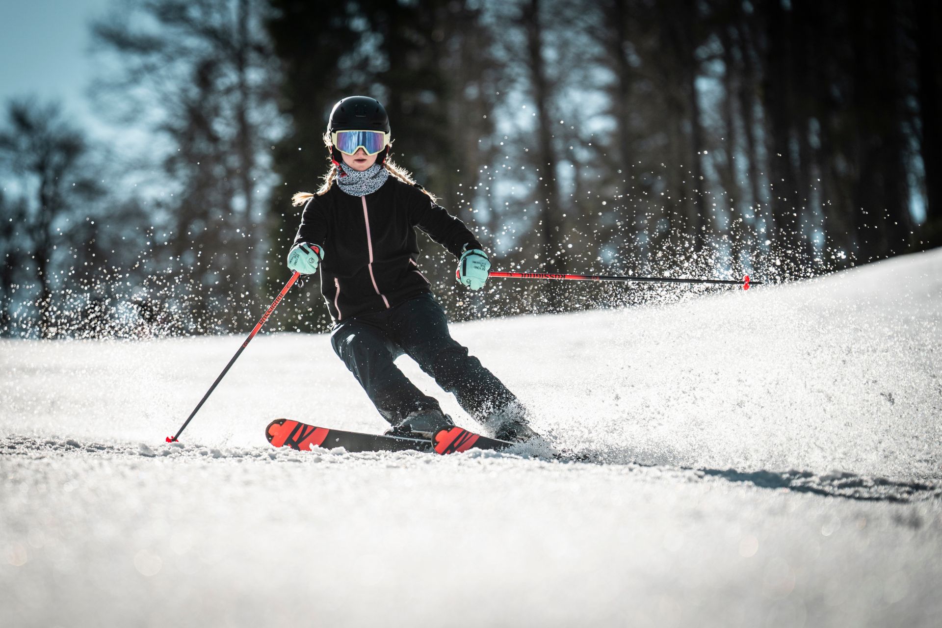 Skieuse sur les pistes - Station de Métabief Montagnes du Jura - &copy; Ben Becker