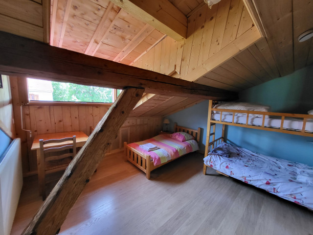 Chambre 2 3 lits dont 2 superposés