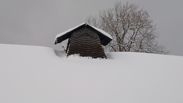 Tuyé sous la neige