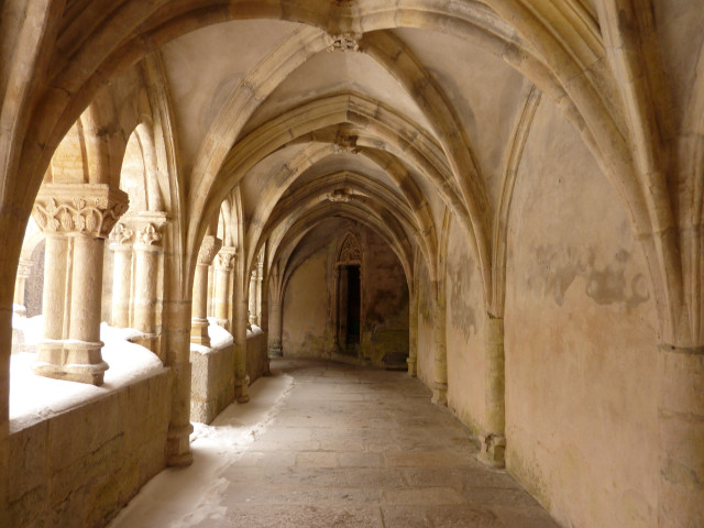 Abbaye Montbenoit cloitre hiver © Office de Tourisme Montbenoit (55)