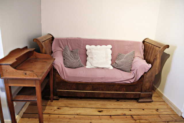 Canapé Lit Chambre Grise et Blanche