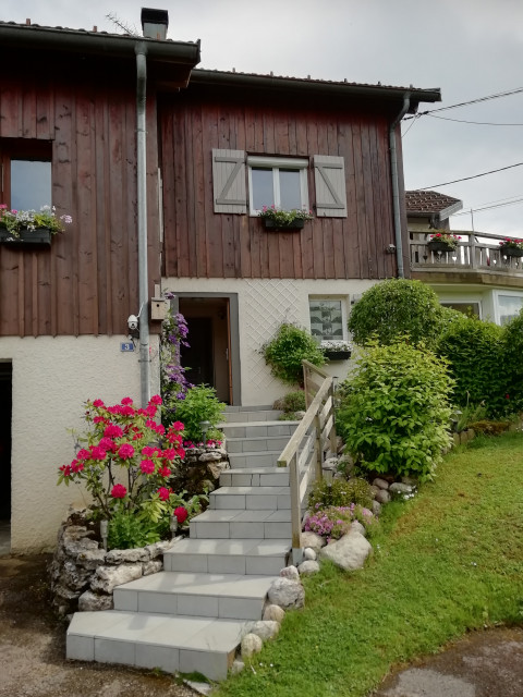 accès commun à la maison et à Mi-Lac