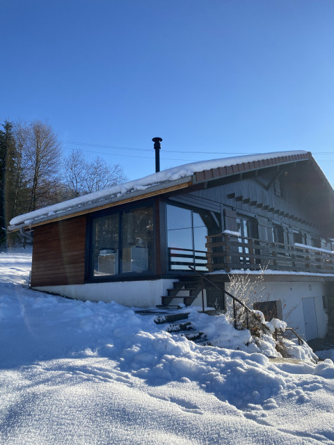 le chalet et la neige