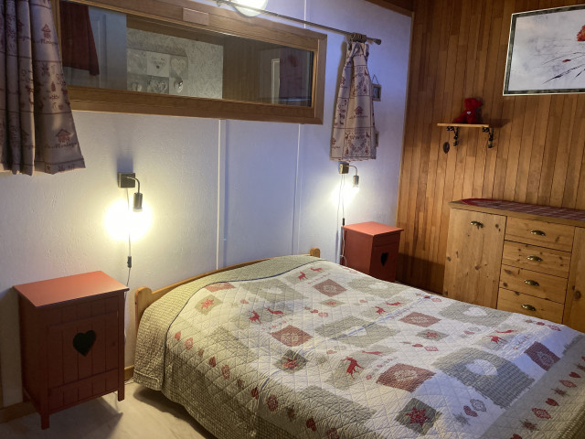 2ème chambre avec un lit double