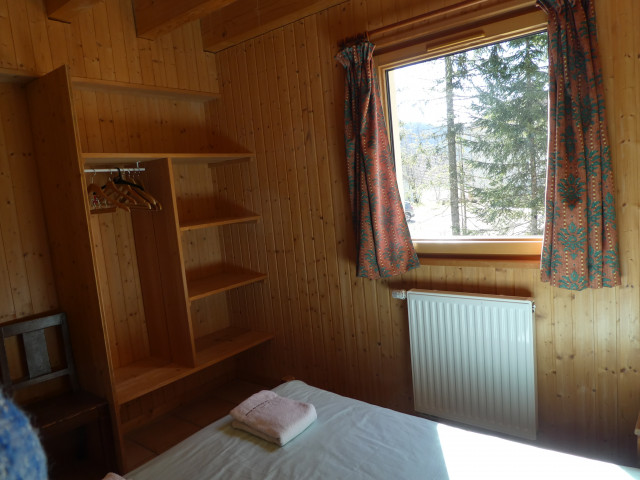 Chalet Epervière - chambre rdc et rangements