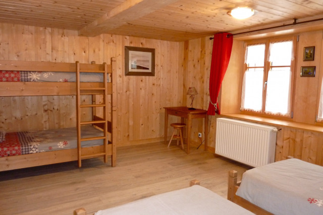 Chambre 4 lits 1 pers.