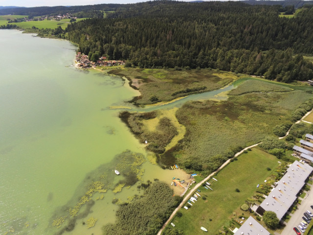 vue du ciel avec la sortie du Doubs en direction de Pontarlier