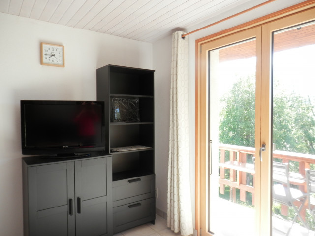 Porte fenetre ouvrant sur balcon