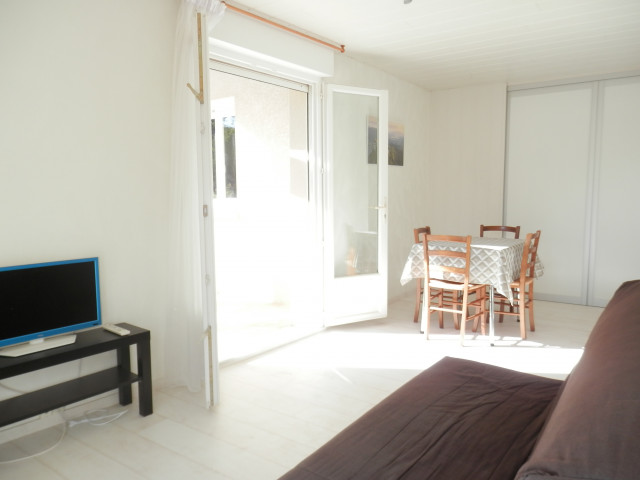 APPARTEMENT - CLAUDE BROCARD - LES FRÊNES_