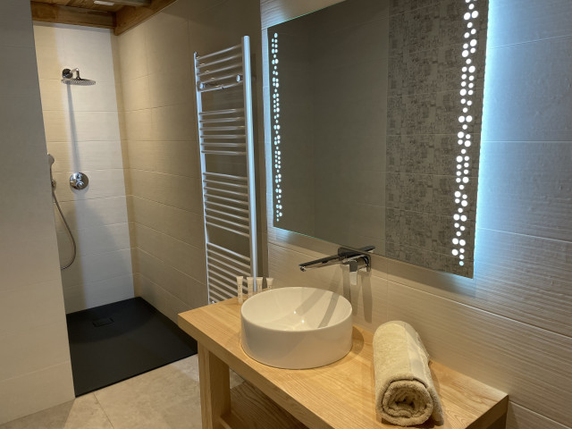 Salle de Bain privative Chambre 1 ChaletsCoeurduLac fr