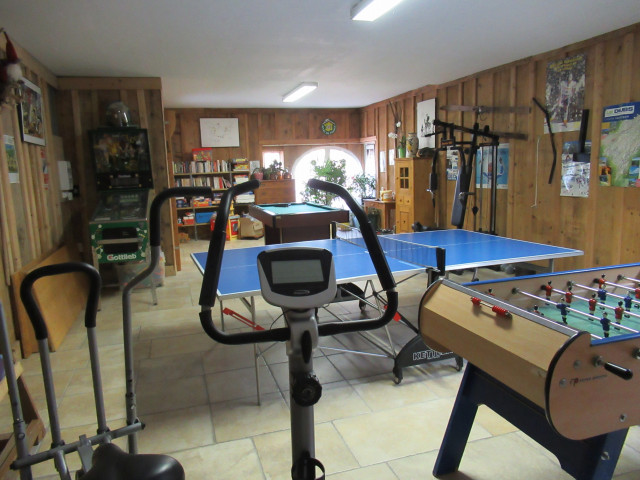 Salle de jeux commune