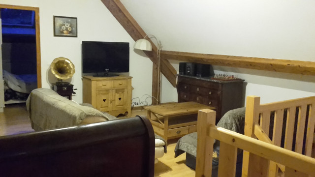 Coin TV salon sur la mézzanine