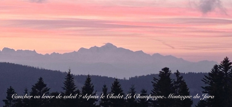 Des levés et couchés de soleil superbes Des levés et couchés de soleil superbes