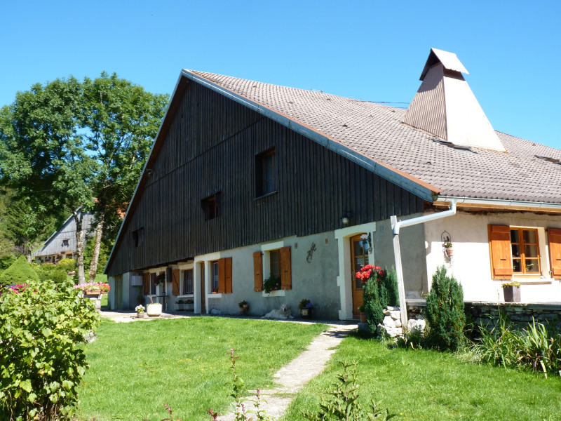 Notre ferme comtoise l'été